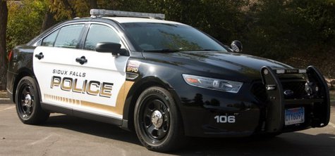 The Sioux Falls Area Drug Task Force served a search warrant at 1104 North Vail Drive, Sioux Falls, South Dakota.
(cops.usdoj.gov) The Sioux Falls Area Drug Task Force served a search warrant at 1104 North Vail Drive, Sioux Falls, South Dakota.
(cops.usdoj.gov)