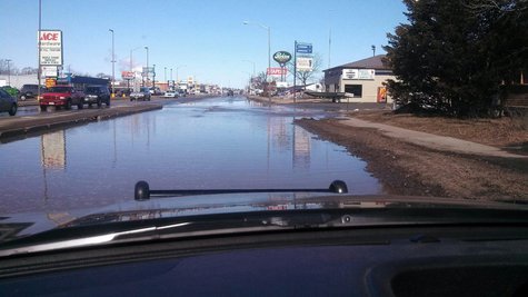 8th Street So Wisconsin Rapids flooded by water main break. PHOTO: Wisconsin Rapids Police Department
8th Street So Wisconsin Rapids flooded by water main break. PHOTO: Wisconsin Rapids Police Department