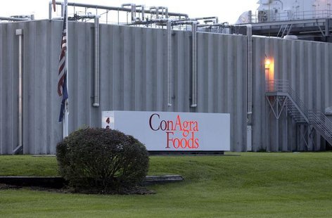 Exterior view of the ConAgra Foods Inc. plant in Kansas City, Kansas where a fatal shooting occurred, July 2, 2004. REUTERS/Dave Kaup DK/GN Exterior view of the ConAgra Foods Inc. plant in Kansas City, Kansas where a fatal shooting occurred, July 2, 2004. REUTERS/Dave Kaup DK/GN