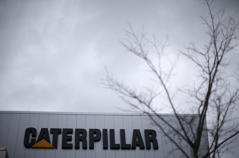 The Caterpillar Visitors Center is seen in Peoria, Illinois, November 26, 2013. REUTERS/Jim Young The Caterpillar Visitors Center is seen in Peoria, Illinois, November 26, 2013. REUTERS/Jim Young