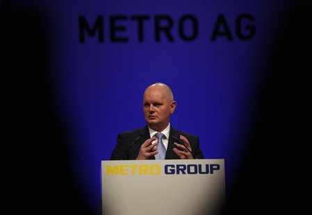 Olaf Koch, chief executive of Metro AG, addresses the annual shareholder meeting in Dusseldorf February 12, 2014. REUTERS/Ina Fassbender Olaf Koch, chief executive of Metro AG, addresses the annual shareholder meeting in Dusseldorf February 12, 2014. REUTERS/Ina Fassbender
