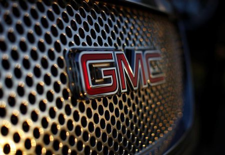 A General Motors logo is seen on a Denali vehicle for sale at the GM dealership in Carlsbad, California January 4, 2012. REUTERS/Mike Blake A General Motors logo is seen on a Denali vehicle for sale at the GM dealership in Carlsbad, California January 4, 2012. REUTERS/Mike Blake