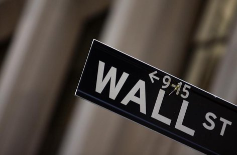 A dragonfly is seen on a Wall Street sign in New York September 18, 2008. REUTERS/Eric Thayer A dragonfly is seen on a Wall Street sign in New York September 18, 2008. REUTERS/Eric Thayer