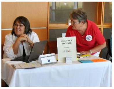 Judy Hall and Nancy Olson register Sioux Falls voters. (FB/SFLWV.org) Judy Hall and Nancy Olson register Sioux Falls voters. (FB/SFLWV.org)