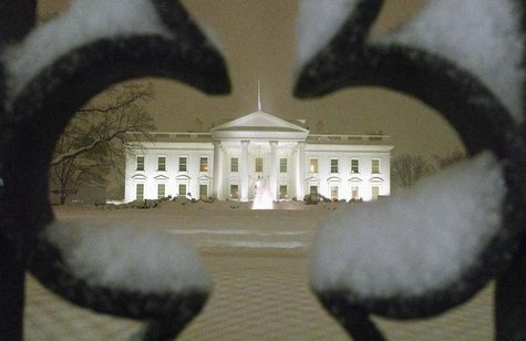 A view of the White House as snow begins to fall in Washington, February 9, 2010. REUTERS/Larry Downing A view of the White House as snow begins to fall in Washington, February 9, 2010. REUTERS/Larry Downing