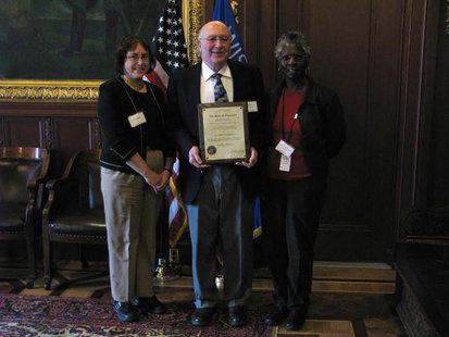 Samet receives state award in Madison Samet receives state award in Madison