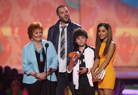 (L-R) Actors from Nickelodeon's television program "Sam & Cat," Maree Cheatham, Zoran Korach, Cameron Ocasio and Ariana Grande, accept the f (L-R) Actors from Nickelodeon's television program "Sam & Cat," Maree Cheatham, Zoran Korach, Cameron Ocasio and Ariana Grande, accept the f