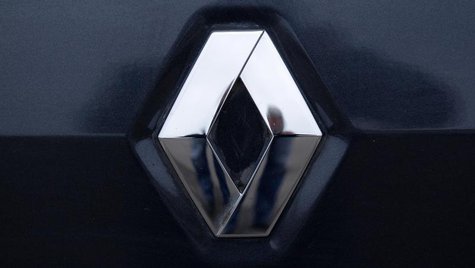 The logo of French car manufacturer Renault is seen on an automobile in Vendenheim, North Eastern France, January 21, 2014. REUTERS/Vincent The logo of French car manufacturer Renault is seen on an automobile in Vendenheim, North Eastern France, January 21, 2014. REUTERS/Vincent