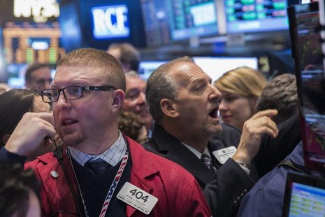 Traders work on the floor of the New York Stock Exchange shortly after the opening bell in New York April 4, 2014. REUTERS/Lucas Jackson Traders work on the floor of the New York Stock Exchange shortly after the opening bell in New York April 4, 2014. REUTERS/Lucas Jackson