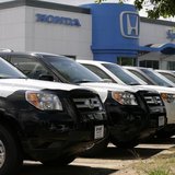 New Honda Pilot SUVs are seen at a dealership in Silver Spring, Maryland, July 1, 2008. REUTERS/Yuri Gripas New Honda Pilot SUVs are seen at a dealership in Silver Spring, Maryland, July 1, 2008. REUTERS/Yuri Gripas