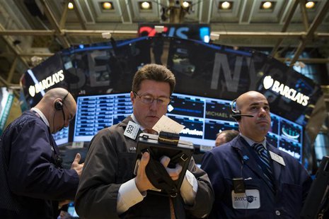 Traders work on the floor of the New York Stock Exchange April 7, 2014. REUTERS/Brendan McDermid Traders work on the floor of the New York Stock Exchange April 7, 2014. REUTERS/Brendan McDermid