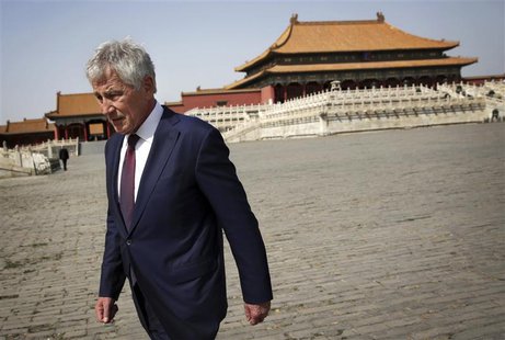 U.S. Secretary of Defense Chuck Hagel tours the Forbidden City in Beijing April 9, 2014. REUTERS/Alex Wong/Pool ( U.S. Secretary of Defense Chuck Hagel tours the Forbidden City in Beijing April 9, 2014. REUTERS/Alex Wong/Pool (