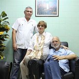 Jailed U.S. Agency for International Development (USAID) contractor Alan Gross, (R), poses for a picture during a visit with Cuban Jewish Co Jailed U.S. Agency for International Development (USAID) contractor Alan Gross, (R), poses for a picture during a visit with Cuban Jewish Co