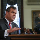 New Jersey Governor Chris Christie speaks during a news conference in Trenton, New Jersey March 28, 2014. REUTERS/Eduardo Munoz New Jersey Governor Chris Christie speaks during a news conference in Trenton, New Jersey March 28, 2014. REUTERS/Eduardo Munoz
