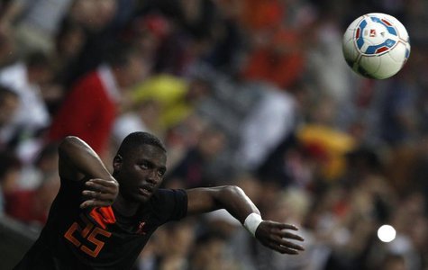 Netherlands Jetro Willems plays the soccer ball during a friendly soccer match against Bayern Munich in Munich May 22, 2012. REUTERS/Michael Netherlands Jetro Willems plays the soccer ball during a friendly soccer match against Bayern Munich in Munich May 22, 2012. REUTERS/Michael