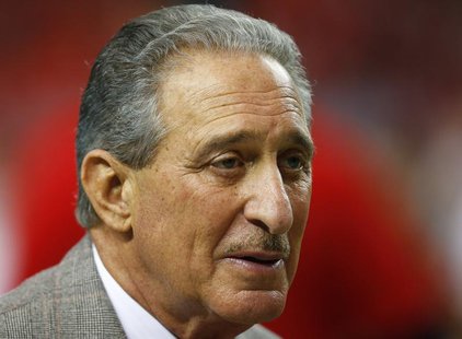 Atlanta Falcons owner Arthur Blank in the NFL NFC Championship football game in Atlanta, Georgia January 20, 2013. REUTERS/Jeff Haynes Atlanta Falcons owner Arthur Blank in the NFL NFC Championship football game in Atlanta, Georgia January 20, 2013. REUTERS/Jeff Haynes