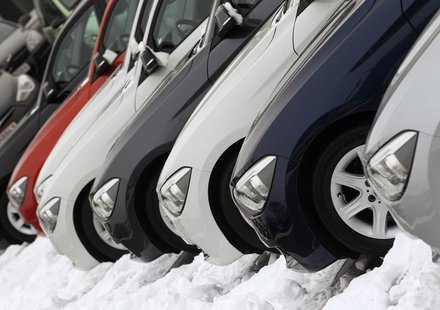 Cars for sale stand in a sales lot at a dealer in Vienna January 16, 2013. REUTERS/Heinz-Peter Bader Cars for sale stand in a sales lot at a dealer in Vienna January 16, 2013. REUTERS/Heinz-Peter Bader