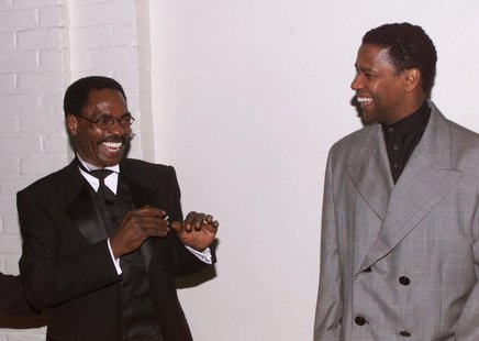 Actor Denzel Wahington (R), star of the new film "The Hurricane," based on the true story of Rubin "Hurricane" Carter (C), an innocent man w Actor Denzel Wahington (R), star of the new film "The Hurricane," based on the true story of Rubin "Hurricane" Carter (C), an innocent man w