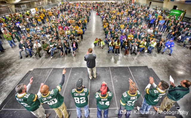 WOW..awesome crowd of 650 fans at the MARC in Merrill!! Great to see everyone turn out for Lynn Dickey, James Lofton, Paul Coffman, Jarrett Bush, Brad Jones, and Mason Crosby..that's host Bryon Graff from TV 9's PackAttack there on the far right..and Packer Pres Mark Murphy at the mic!