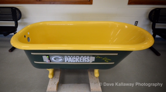 Packer Fans could score a Packer Bathtub?? Where's my green and gold Mr. Bubbles!!?? LOL