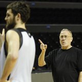 Minnesota Timberwolves head coach Rick Adelman (R) gestures during a practice session in Mexico City, December 3, 2013. REUTERS/Edgard Garri Minnesota Timberwolves head coach Rick Adelman (R) gestures during a practice session in Mexico City, December 3, 2013. REUTERS/Edgard Garri