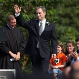 Alaska Governor Sean Parnell waves to crowd after being sworn in at the annual Governor's Picnic in Fairbanks, Alaska, July 26, 2009. REUTER Alaska Governor Sean Parnell waves to crowd after being sworn in at the annual Governor's Picnic in Fairbanks, Alaska, July 26, 2009. REUTER