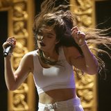 New Zealand singer-songwriter Lorde performs at the Coachella Valley Music and Arts Festival in Indio, California April 12, 2014. REUTERS/Ma New Zealand singer-songwriter Lorde performs at the Coachella Valley Music and Arts Festival in Indio, California April 12, 2014. REUTERS/Ma