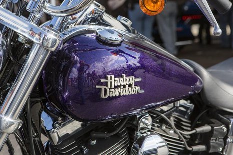 A Harley-Davidson motorcycle is pictured at the Harley-Davidson Museum in Milwaukee, Wisconsin August 31, 2013. REUTERS/Sara Stathas A Harley-Davidson motorcycle is pictured at the Harley-Davidson Museum in Milwaukee, Wisconsin August 31, 2013. REUTERS/Sara Stathas