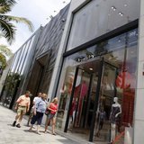 People walk past the Bebe store on Rodeo Drive in Beverly Hills, California, May 21, 2013. REUTERS/Fred Prouser People walk past the Bebe store on Rodeo Drive in Beverly Hills, California, May 21, 2013. REUTERS/Fred Prouser