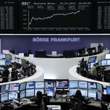 The curve of the German share price index DAX board is pictured at the Frankfurt stock exchange April 22, 2014. REUTERS/Remote/Stringer The curve of the German share price index DAX board is pictured at the Frankfurt stock exchange April 22, 2014. REUTERS/Remote/Stringer