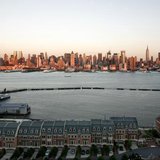 Townhouses on the Hudson River in Weehawken, New Jersey are pictured across from New York September 13, 2007. REUTERS/Gary Hershorn Townhouses on the Hudson River in Weehawken, New Jersey are pictured across from New York September 13, 2007. REUTERS/Gary Hershorn