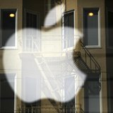 The Apple logo is pictured at a retail store in the Marina neighborhood in San Francisco, California April 23, 2014. REUTERS/Robert Galbrait The Apple logo is pictured at a retail store in the Marina neighborhood in San Francisco, California April 23, 2014. REUTERS/Robert Galbrait