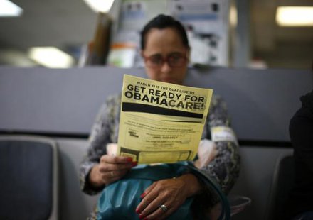 Arminda Murillo, 54, reads a leaflet at a health insurance enrollment event in Cudahy, California March 27, 2014.
CREDIT: REUTERS/LUCY NICHOLSON Arminda Murillo, 54, reads a leaflet at a health insurance enrollment event in Cudahy, California March 27, 2014.
CREDIT: REUTERS/LUCY NICHOLSON