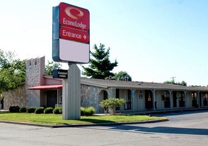 Former EconoLodge Terre Haute Former EconoLodge Terre Haute