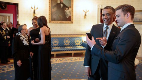 Image courtesy of Official White House Photo by Pete Souza (via ABC News Radio) Image courtesy of Official White House Photo by Pete Souza (via ABC News Radio)