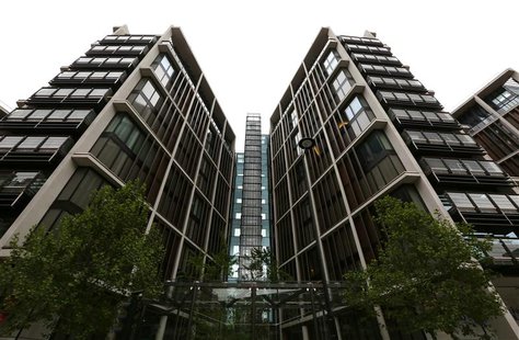 The development of One Hyde Park is seen London, May 2, 2014. REUTERS/Paul Hackett The development of One Hyde Park is seen London, May 2, 2014. REUTERS/Paul Hackett