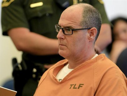 Scott Dekraai (L), accused of killing eight people in a Seal Beach beauty salon in 2011, listens to the judge during a motions hearing in Sa Scott Dekraai (L), accused of killing eight people in a Seal Beach beauty salon in 2011, listens to the judge during a motions hearing in Sa