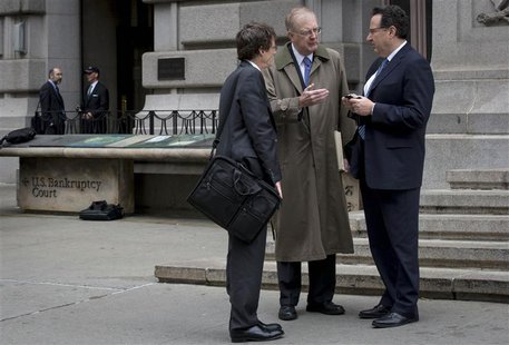 Lawyers for General Motors Richard Godfrey (C) and Arthur Steinberg (R) arrive at the U.S. District Bankruptcy Court in lower Manhattan sect Lawyers for General Motors Richard Godfrey (C) and Arthur Steinberg (R) arrive at the U.S. District Bankruptcy Court in lower Manhattan sect