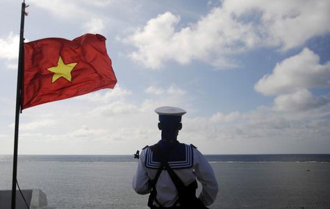 A Vietnamese naval soldier stands quard at Thuyen Chai island in the Spratly archipelago in this January 17, 2013 file picture. CREDIT: REUTERS/QUANG LE/FILES A Vietnamese naval soldier stands quard at Thuyen Chai island in the Spratly archipelago in this January 17, 2013 file picture. CREDIT: REUTERS/QUANG LE/FILES