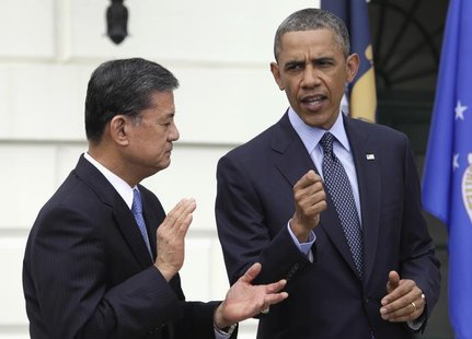 U.S. President Barack Obama (R) talks to Secretary of Veterans Affairs Eric Shinseki as he welcomes the Wounded Warrior Project's Soldier Ri U.S. President Barack Obama (R) talks to Secretary of Veterans Affairs Eric Shinseki as he welcomes the Wounded Warrior Project's Soldier Ri