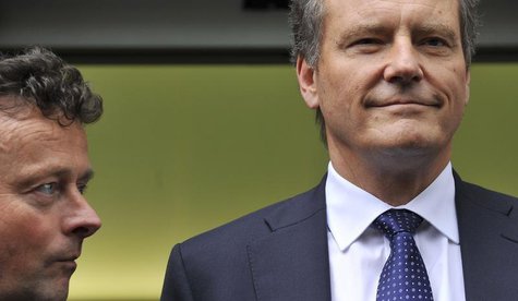 BP Chief Executive Tony Hayward (L) and Chairman Carl-Henric Svanberg pose for the media outside BP's headquarters in London July 27, 2010. BP Chief Executive Tony Hayward (L) and Chairman Carl-Henric Svanberg pose for the media outside BP's headquarters in London July 27, 2010.