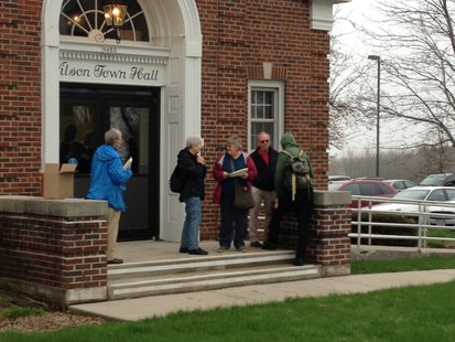 Members of the "Friends of the Black River Forest" ready to hand out papers that raise questions about the planned golf course. Members of the "Friends of the Black River Forest" ready to hand out papers that raise questions about the planned golf course.