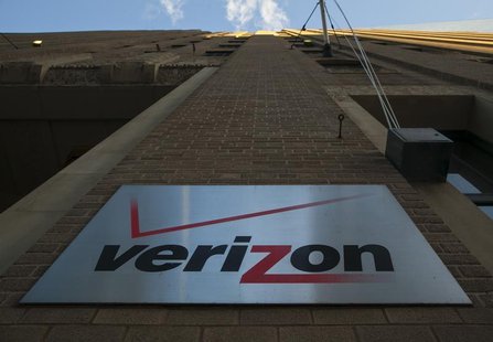 The Verizon building in New York December 12, 2013. REUTERS/Eric Thayer The Verizon building in New York December 12, 2013. REUTERS/Eric Thayer
