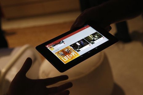 The new Nexus 7 tablet is demonstrated during a Google event at Dogpatch Studio in San Francisco, California, July 24, 2013.REUTERS/Beck Die The new Nexus 7 tablet is demonstrated during a Google event at Dogpatch Studio in San Francisco, California, July 24, 2013.REUTERS/Beck Die