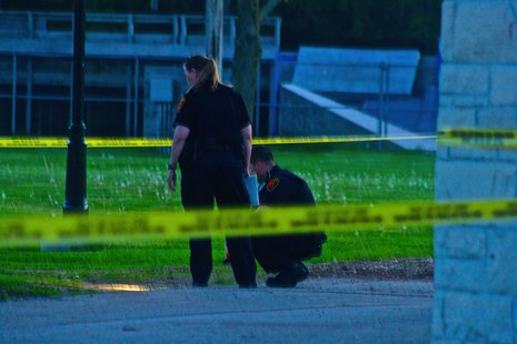 Officers investigate shots fired at Kiwanis Park (Courtesy of Sheboygan Nigh Scanner) Officers investigate shots fired at Kiwanis Park (Courtesy of Sheboygan Nigh Scanner)