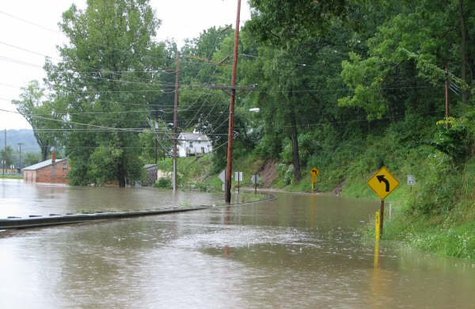Flooding from the Kickapoo River on August 20, 2007. (Photo from: National Weather Service/Wikimedia Commons). Flooding from the Kickapoo River on August 20, 2007. (Photo from: National Weather Service/Wikimedia Commons).