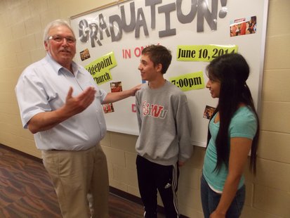 Noel Cuellar with Holland High Students Noel Cuellar with Holland High Students