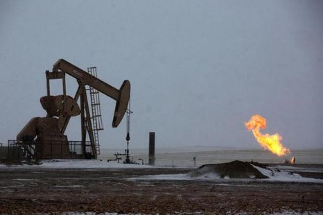 Natural gas flares are seen at an oil pump site outside of Williston, North Dakota March 11, 2013.
CREDIT: REUTERS/SHANNON STAPLETON Natural gas flares are seen at an oil pump site outside of Williston, North Dakota March 11, 2013.
CREDIT: REUTERS/SHANNON STAPLETON