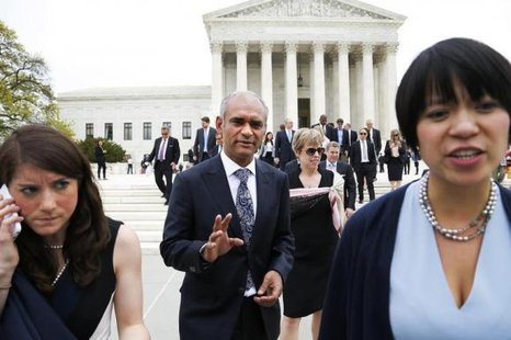 Aereo CEO and founder Chet Kanojia (C) departs the U.S. Supreme Court in Washington April 22, 2014.
CREDIT: REUTERS/JONATHAN ERNST Aereo CEO and founder Chet Kanojia (C) departs the U.S. Supreme Court in Washington April 22, 2014.
CREDIT: REUTERS/JONATHAN ERNST