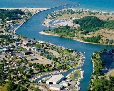 Grand Haven, Michigan (photo courtesy Grand Haven Area Convention and Visitors Bureau) Grand Haven, Michigan (photo courtesy Grand Haven Area Convention and Visitors Bureau)